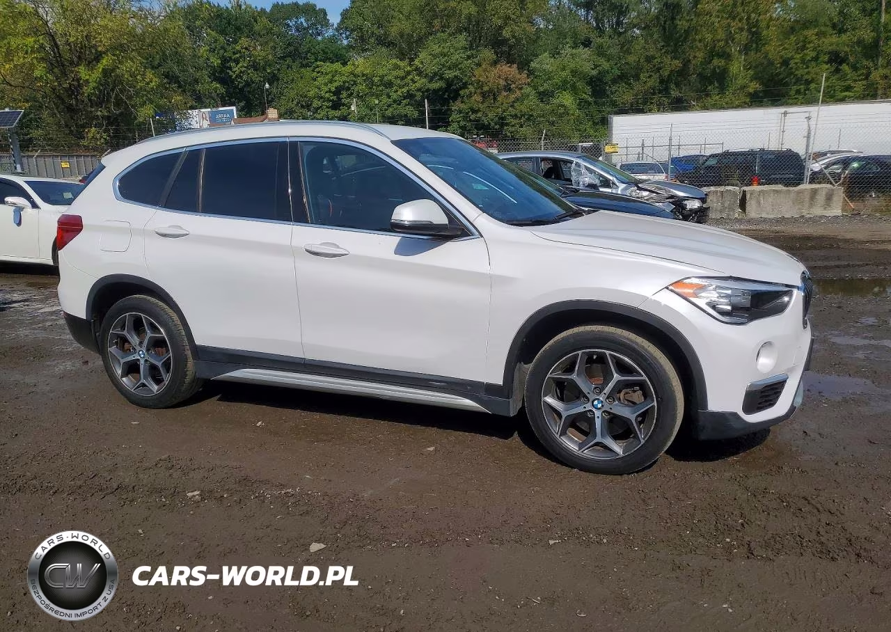 2018 BMW X1 xDrive28I VIN:WBXHT3C37J5K30028 - 4