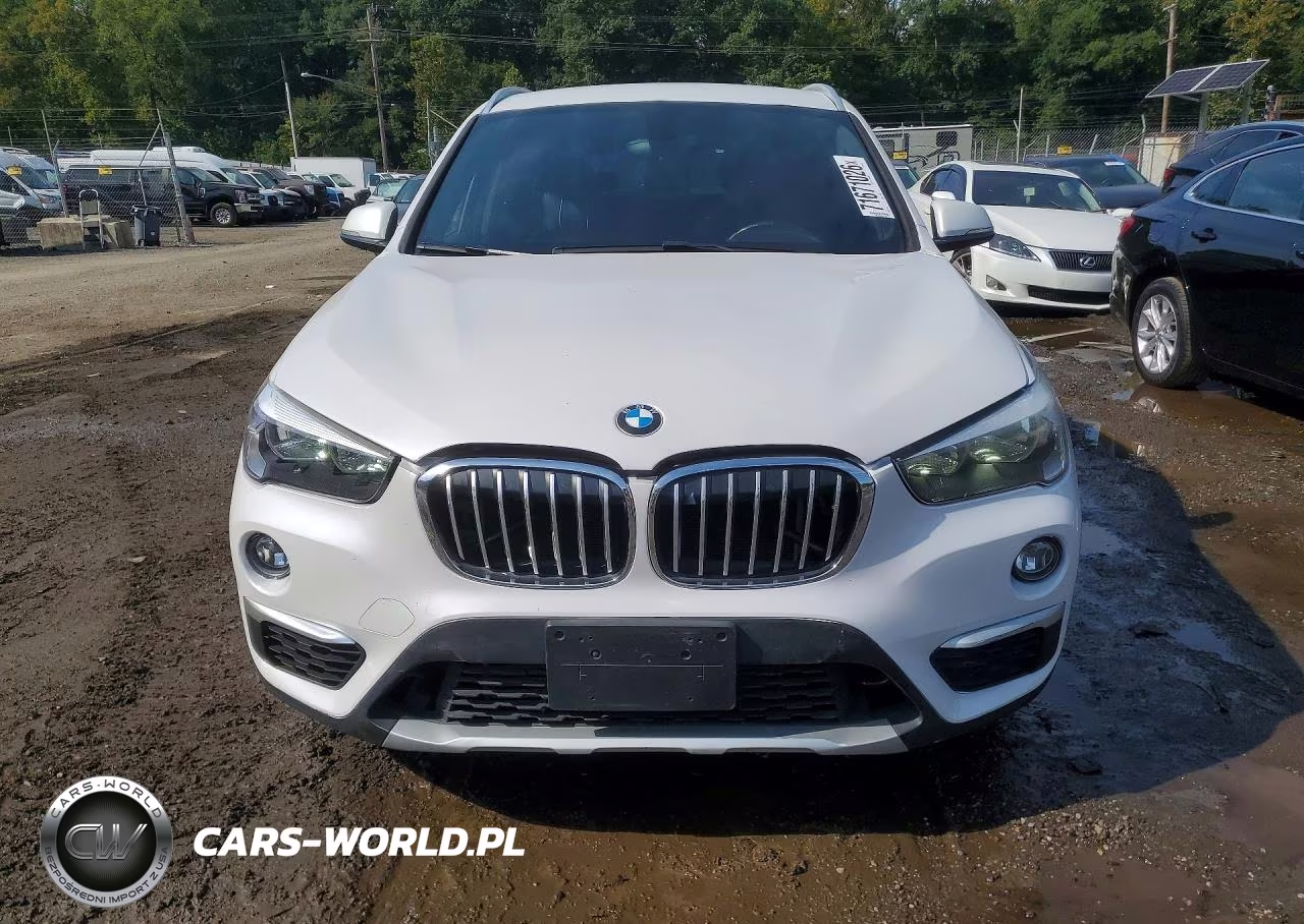 2018 BMW X1 xDrive28I VIN:WBXHT3C37J5K30028 - 5