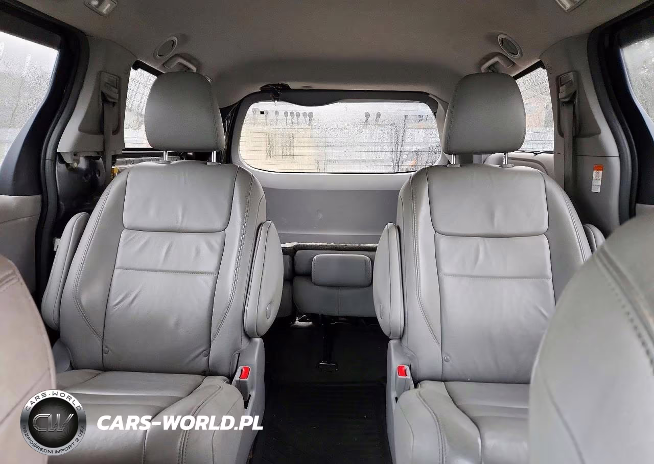 2018 Toyota Sienna Xle 7-Passenger VIN:5TDDZ3DCXJS196802 - 10