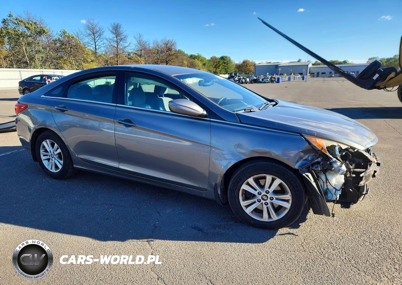 2013 Hyundai Sonata Gls VIN:5NPEB4AC1DH651033 - 4