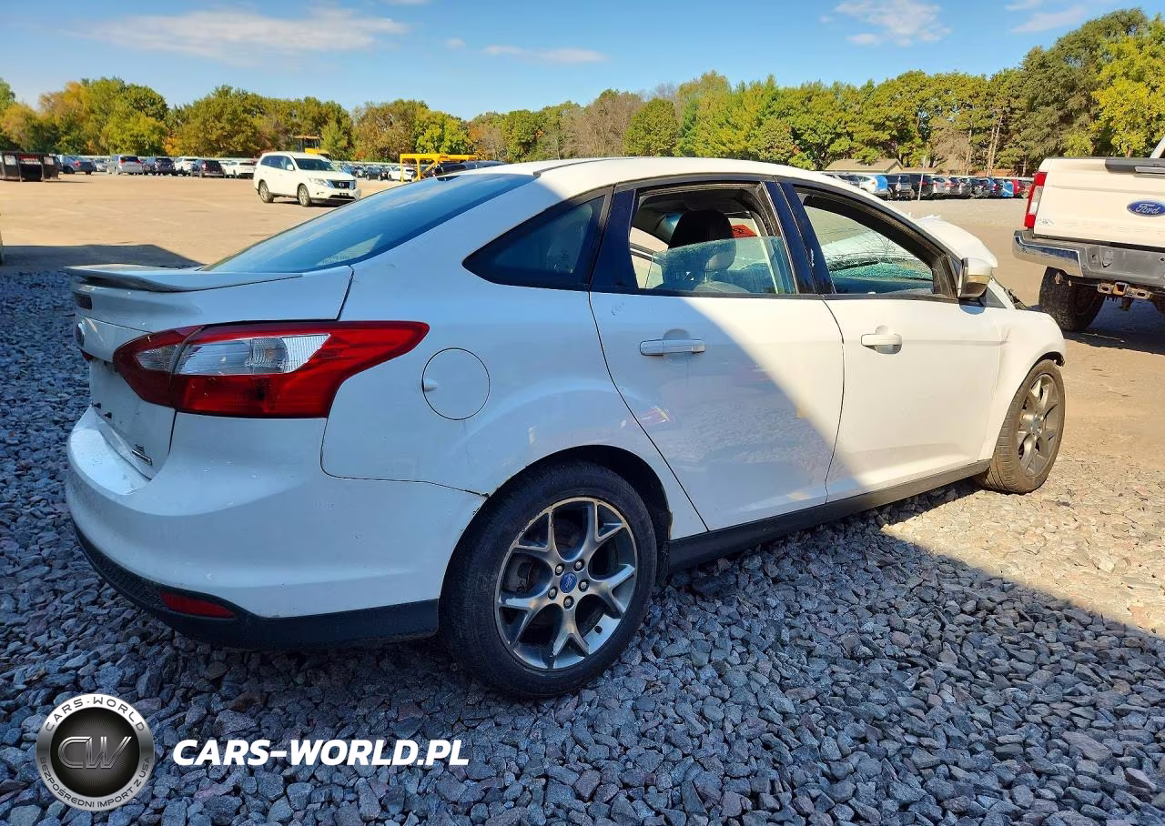 2014 Ford Focus Se VIN:1FADP3F22EL143275 - 3