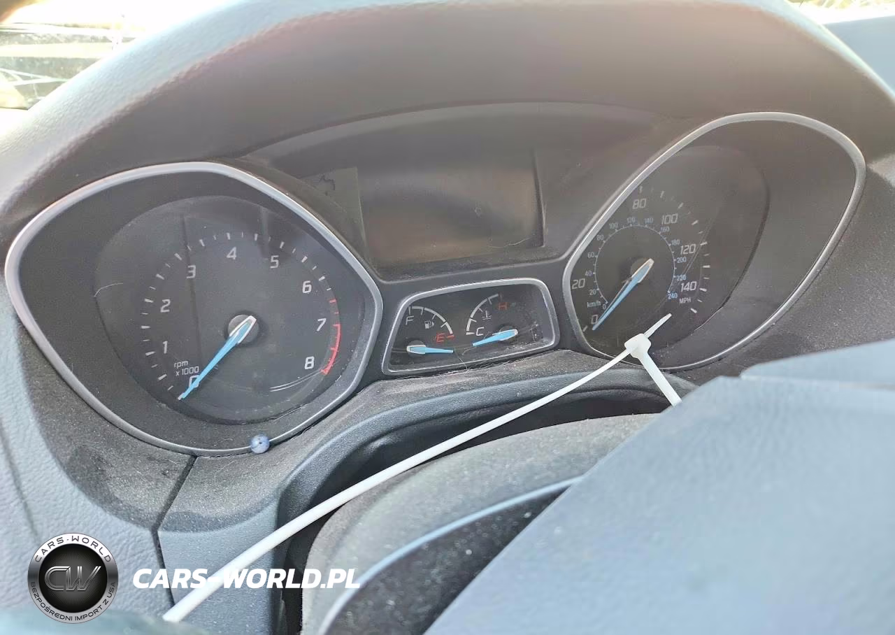 2014 Ford Focus Se VIN:1FADP3F22EL143275 - 9