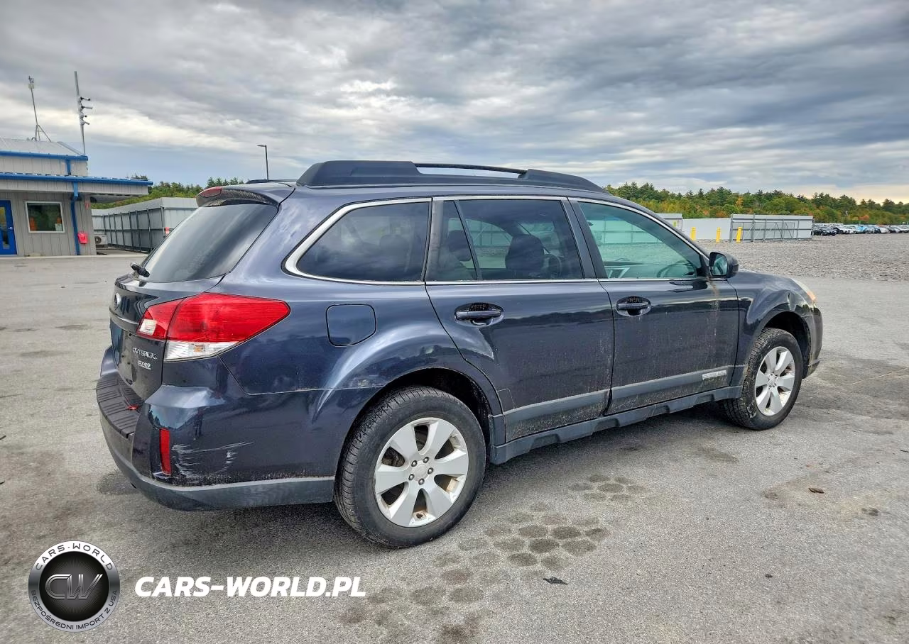 2011 Subaru Outback 2.5I Premium VIN:4S4BRBCC1B1440916 - 3