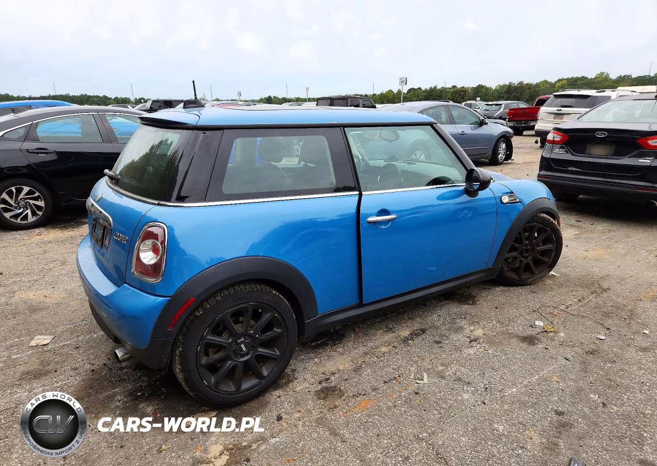 2013 Mini Cooper VIN:WMWSU3C58DT682049 - 3