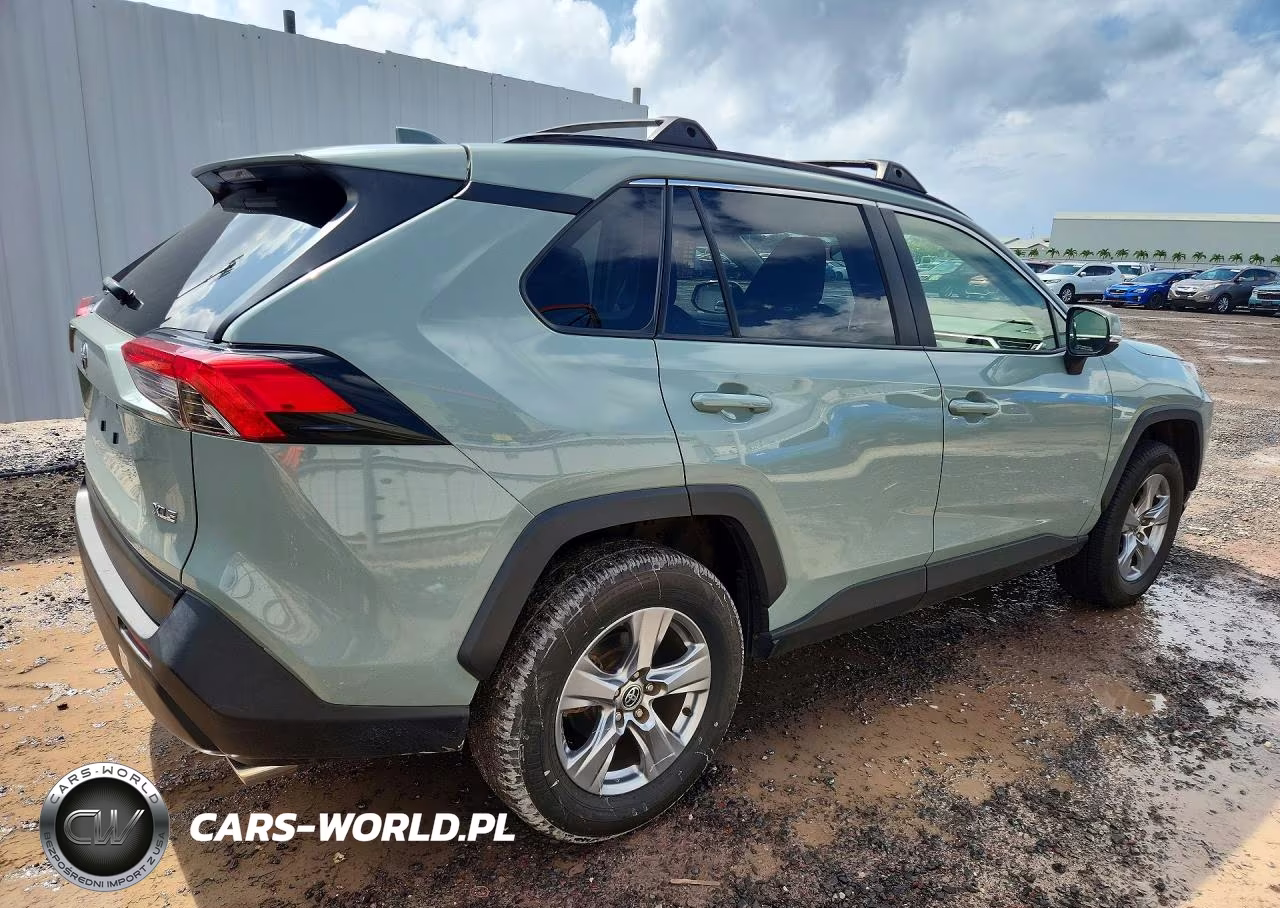 2023 Toyota Rav4 Xle VIN:JTMW1RFV4PD113466 - 3