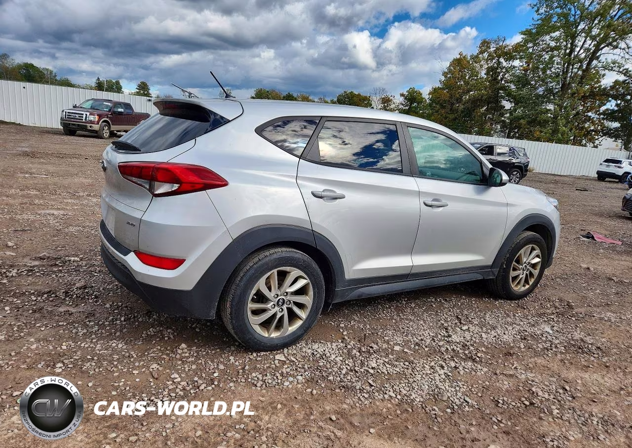 2018 Hyundai Tucson Se VIN:KM8J2CA42JU807384 - 3