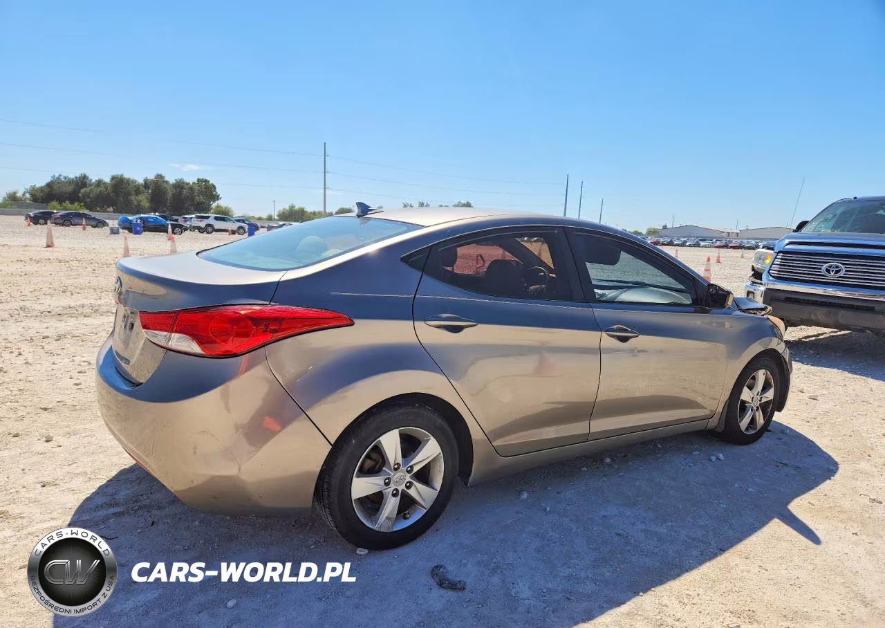 2013 Hyundai Elantra VIN:5NPDH4AE1DH273369 - 3