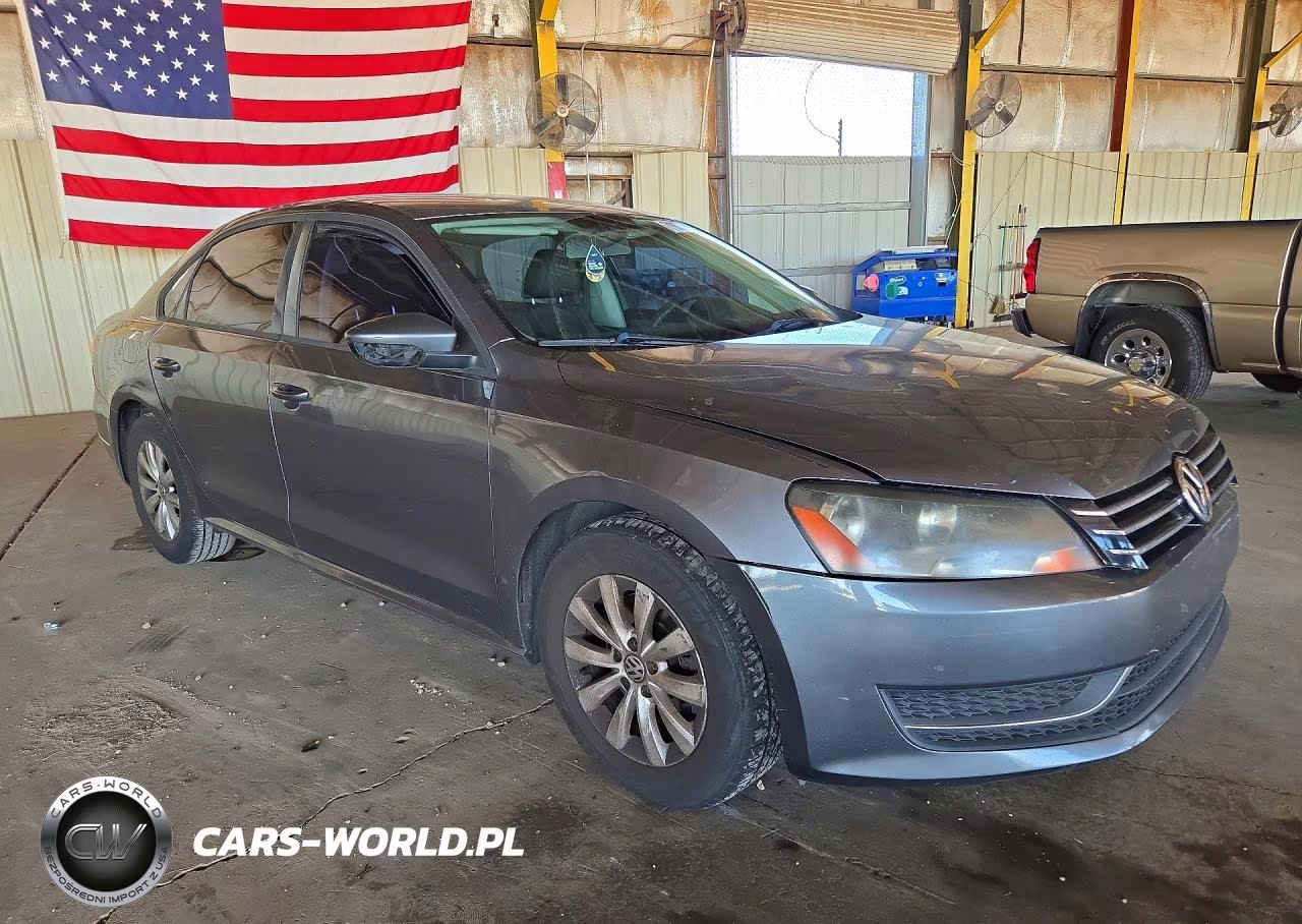 2012 Volkswagen Passat S VIN:1VWAH7A33CC056397 - 4
