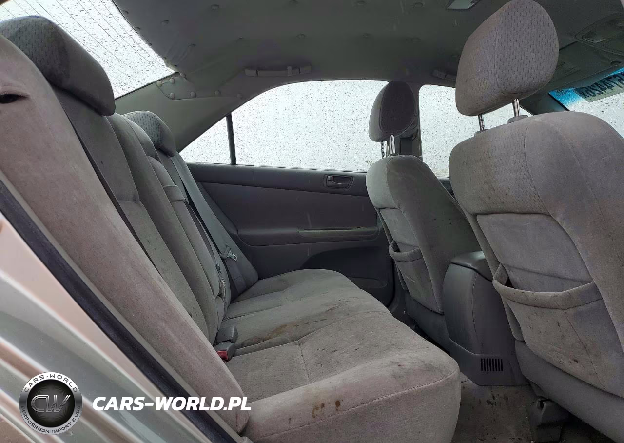 2004 Toyota Camry Le VIN:JTDBE32KX40272460 - 10