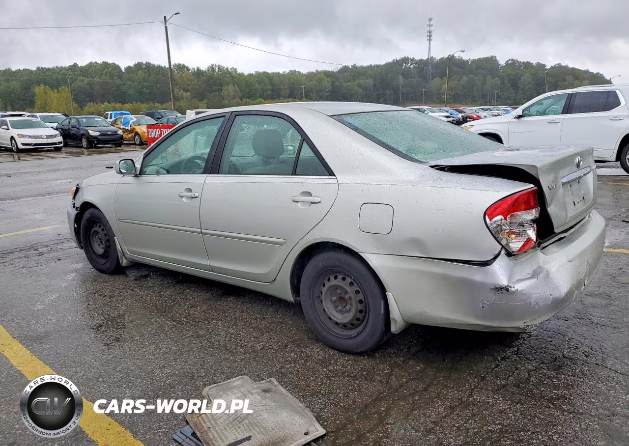 2004 Toyota Camry Le VIN:JTDBE32KX40272460 - 2