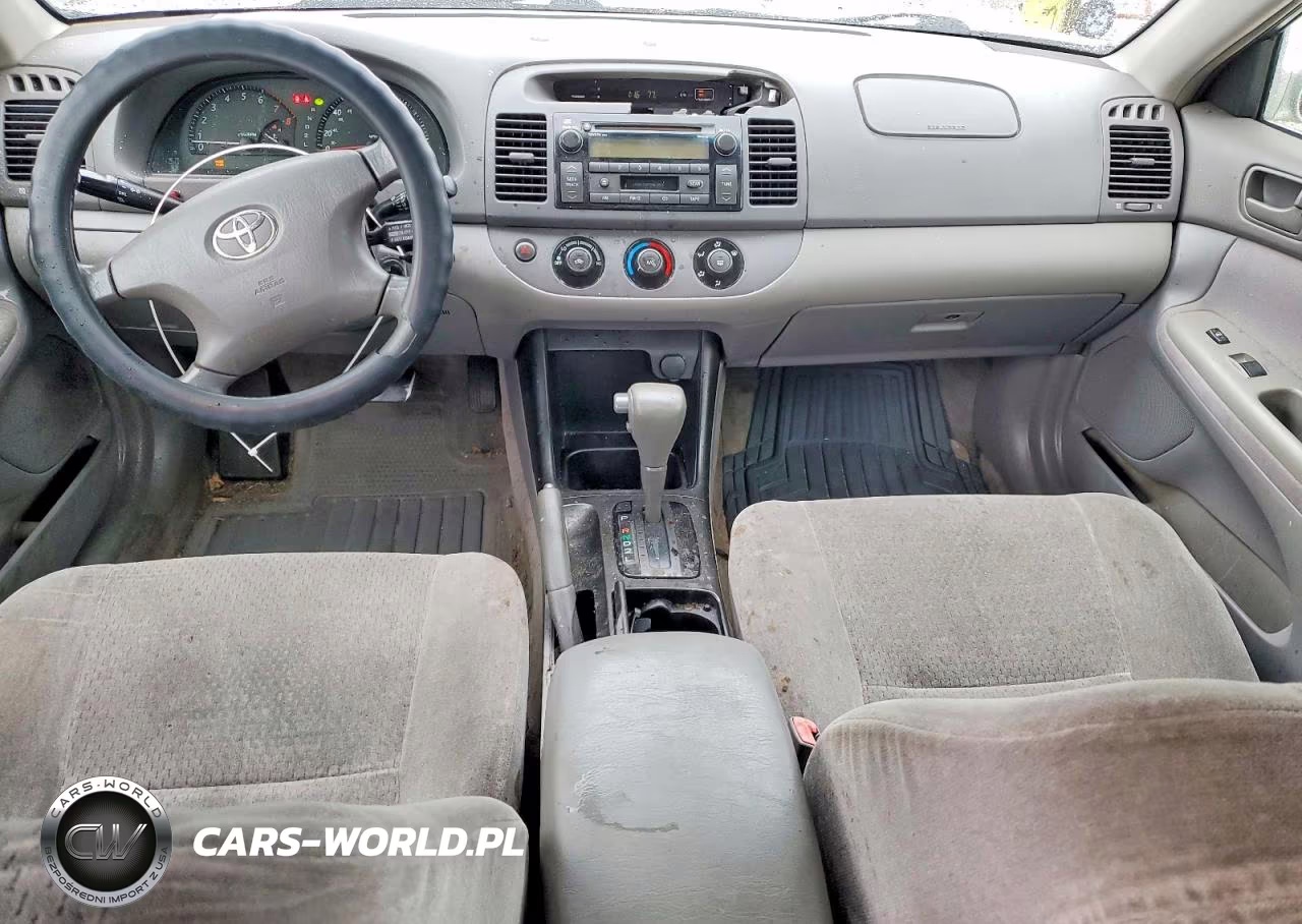 2004 Toyota Camry Le VIN:JTDBE32KX40272460 - 8