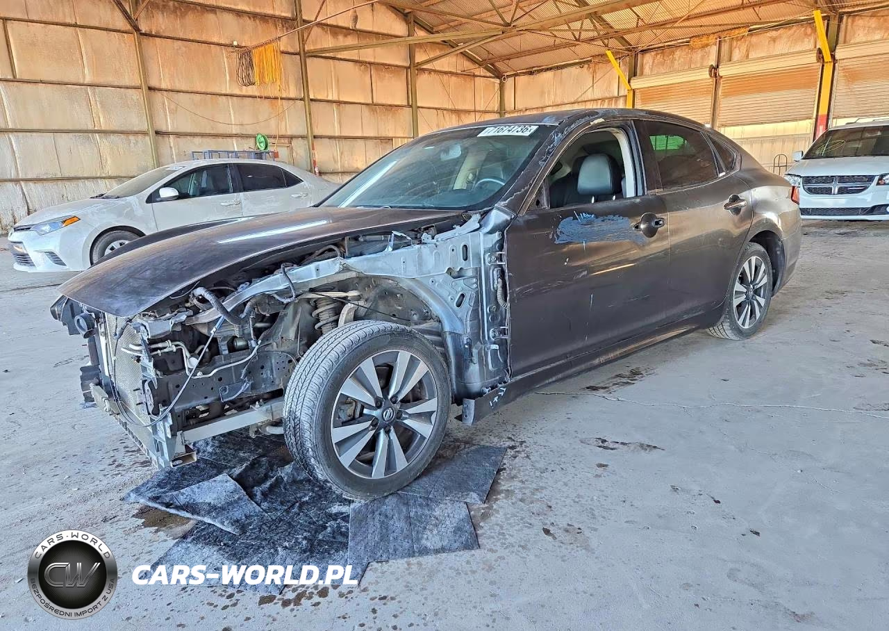 2017 Infiniti Q70 3.7