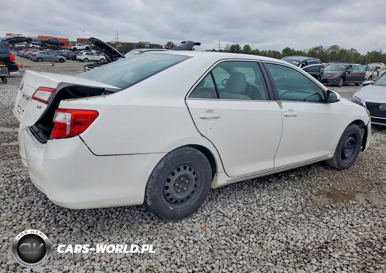 2014 Toyota Camry Le VIN:4T4BF1FK0ER386488 - 3