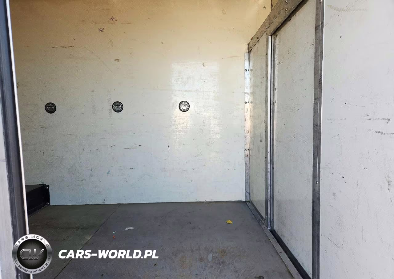 2022 Ford Transit Box Truck VIN:1FDBF6P83NKA77684 - 10
