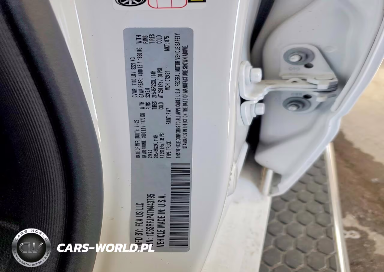 2026 Ram 1500 Laramie VIN:1C6SRFJP4TN443795 - 13