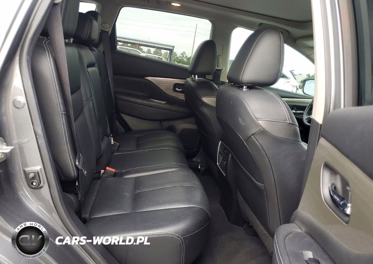 2018 Nissan Murano Platinum VIN:5N1AZ2MG3JN135518 - 11