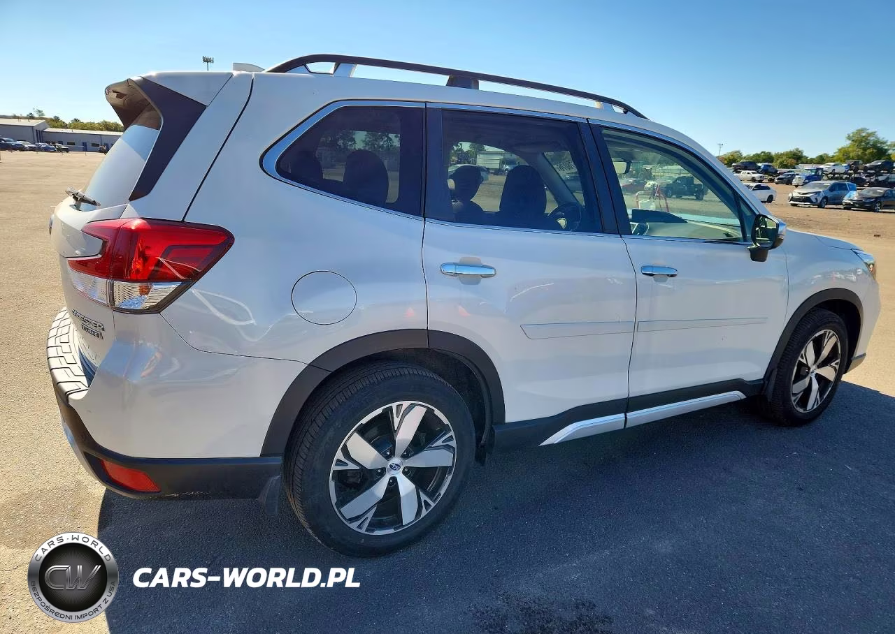 2019 Subaru Forester Touring VIN:JF2SKAWC9KH459558 - 3