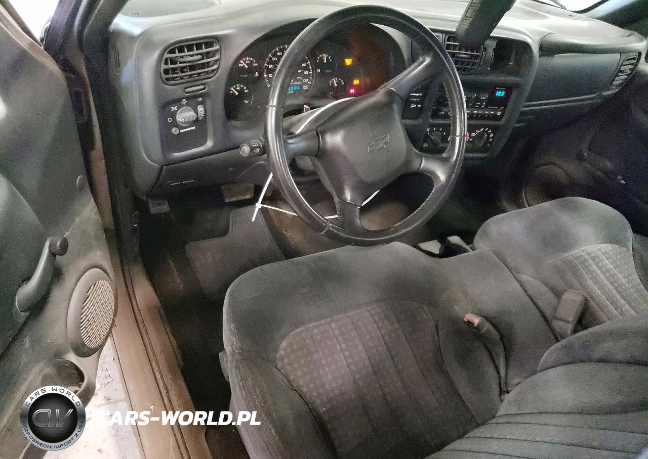 2000 Chevrolet S Truck S10 VIN:1GCCS1448YK108585 - 8