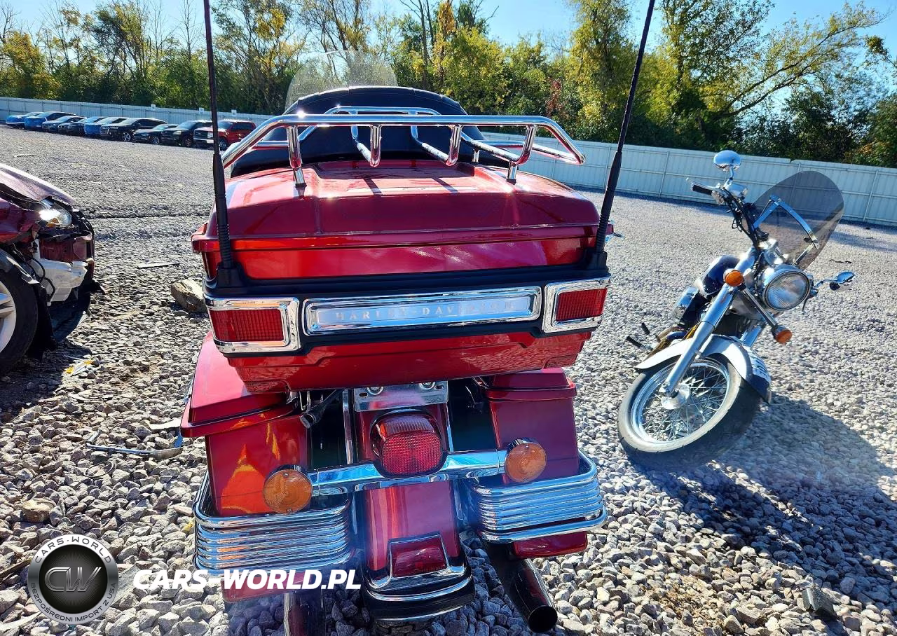 2008 Harley-Davidson Flhtcui VIN:1HD1FC41X8Y682503 - 4