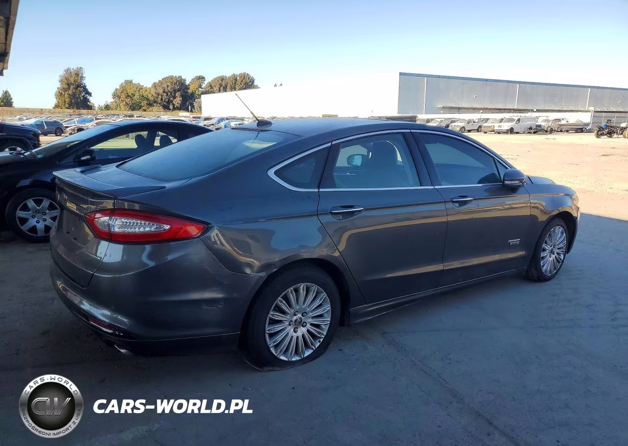 2015 Ford Fusion Titanium Phev VIN:3FA6P0SUXFR247790 - 3