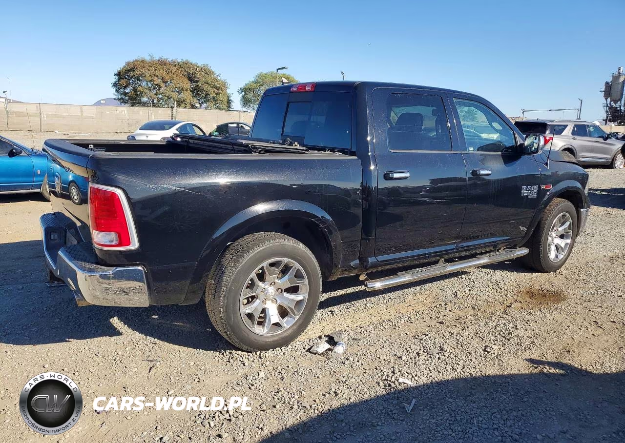 2019 Ram 1500 Classic Laramie VIN:1C6RR6NM3KS720645 - 3
