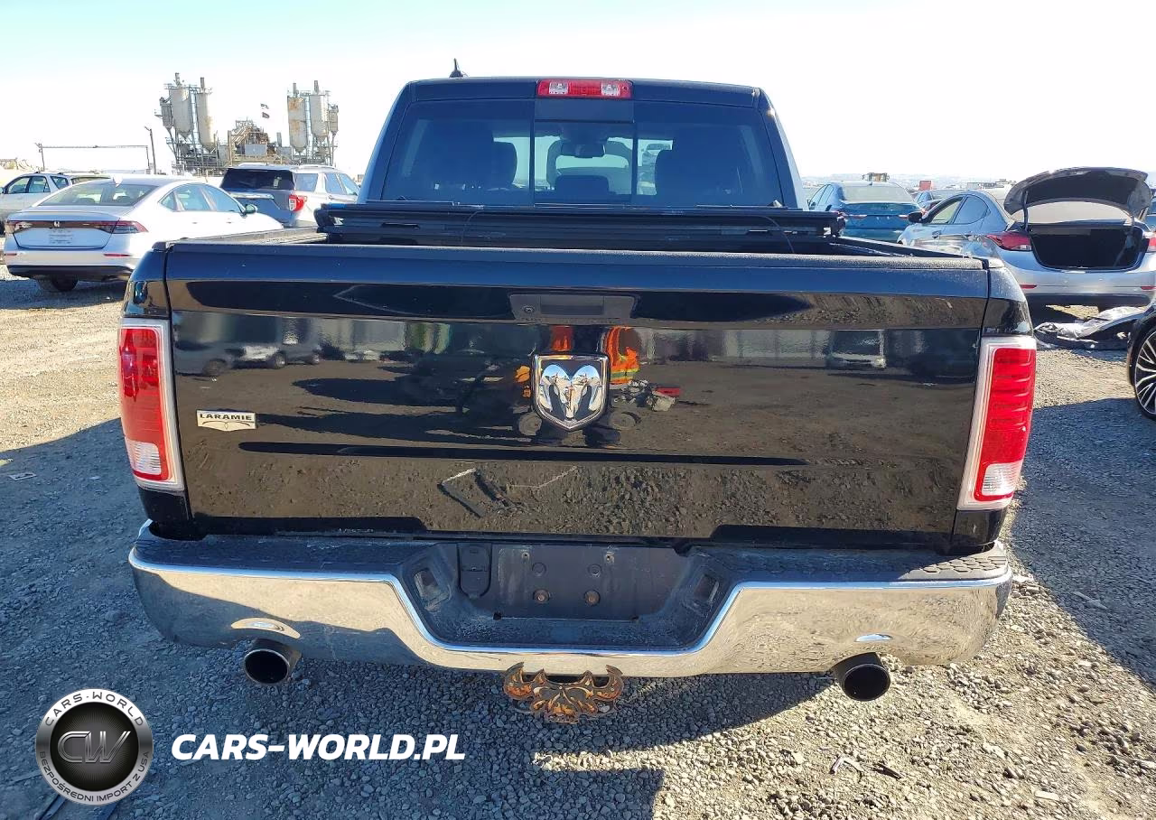 2019 Ram 1500 Classic Laramie VIN:1C6RR6NM3KS720645 - 6