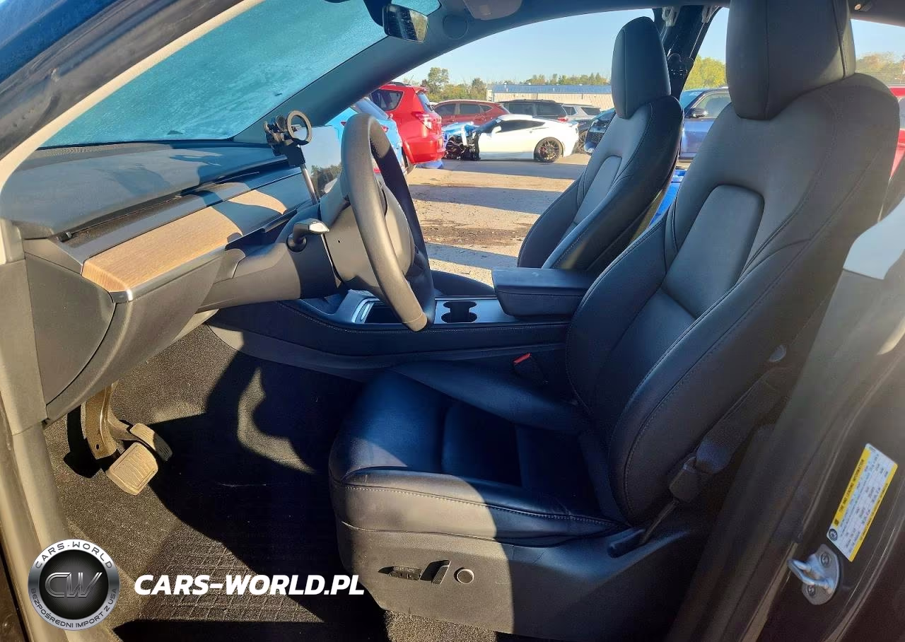 2023 Tesla Model Y VIN:7SAYGDEE6PF978723 - 7