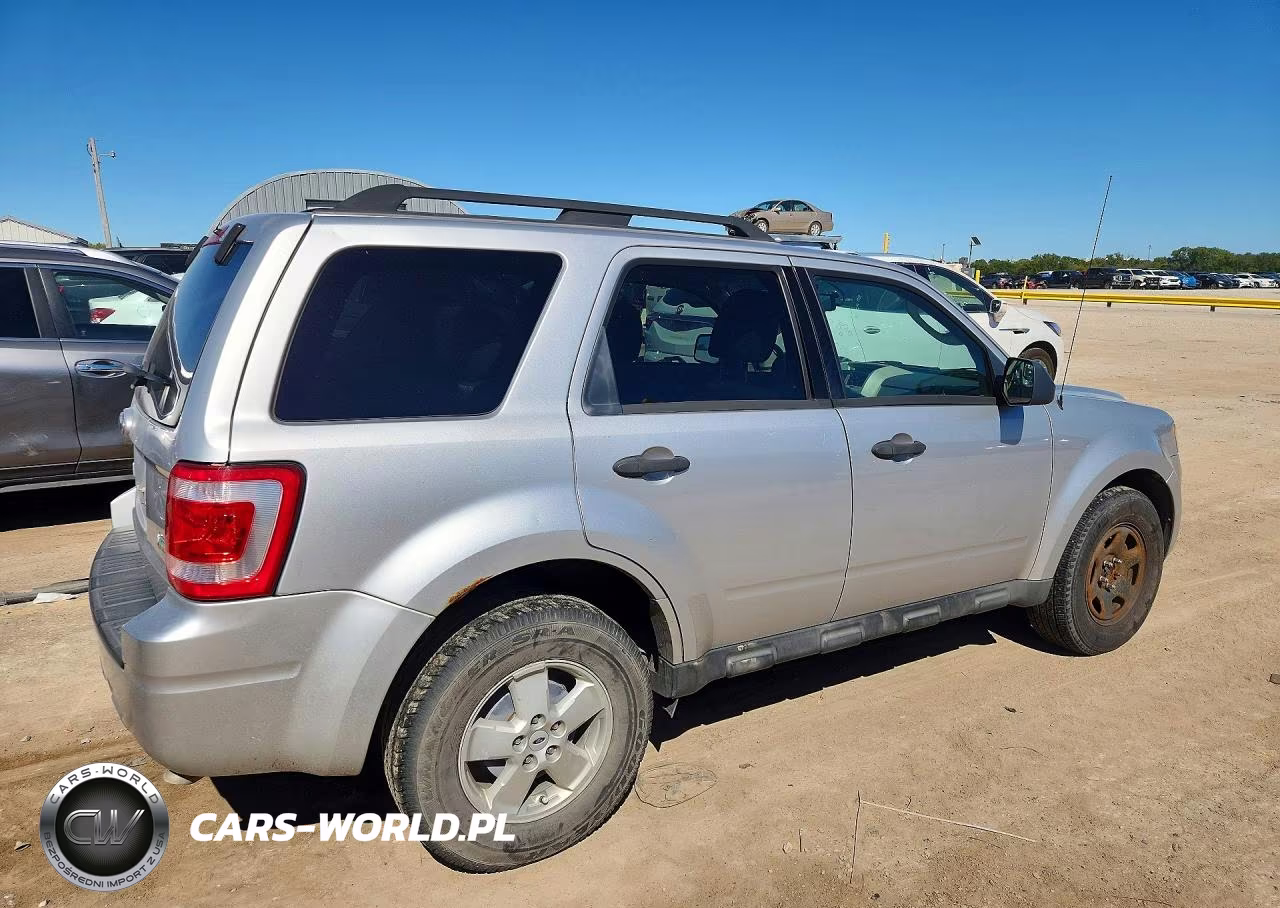 2010 Ford Escape Xlt VIN:1FMCU0DG0AKA94097 - 3
