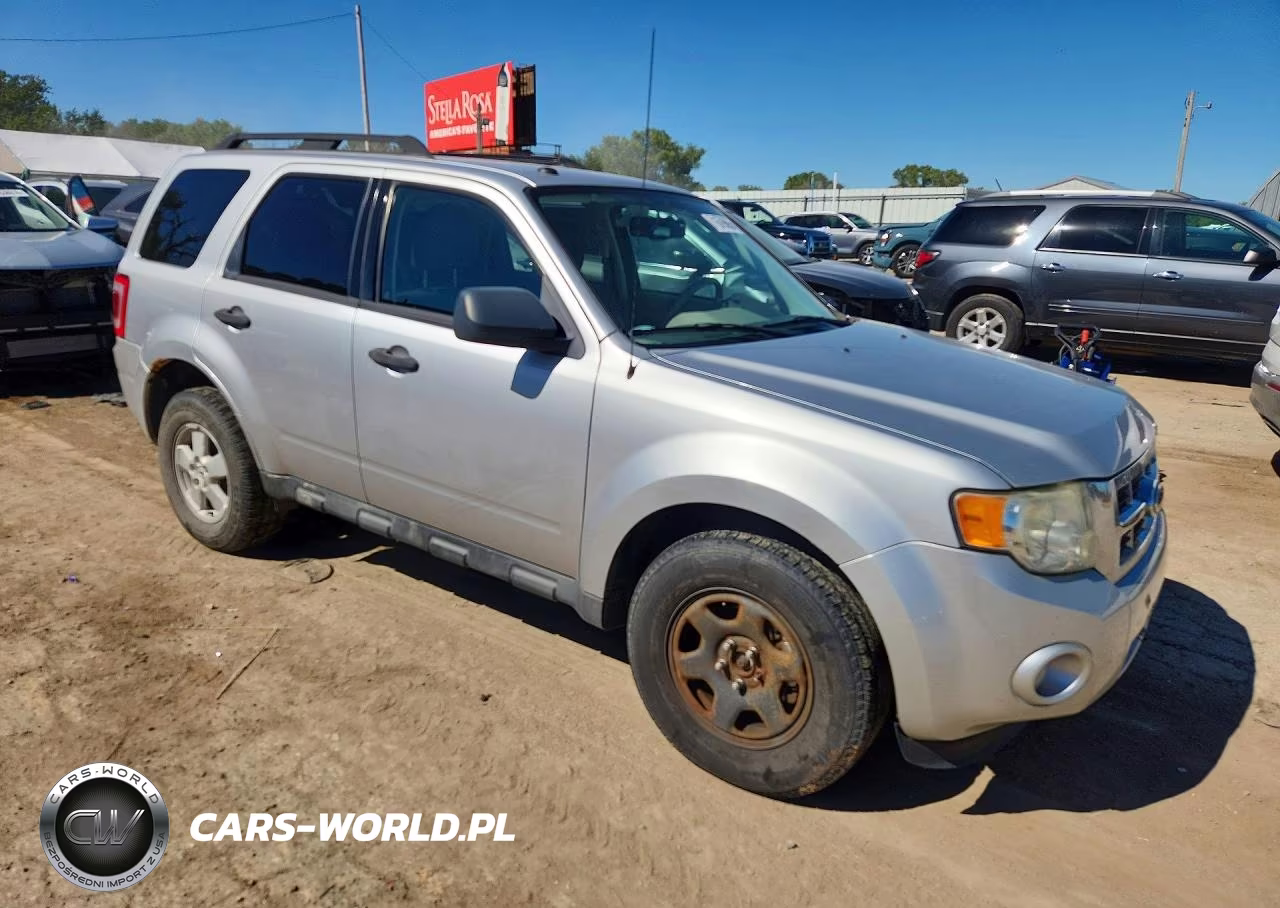 2010 Ford Escape Xlt VIN:1FMCU0DG0AKA94097 - 4