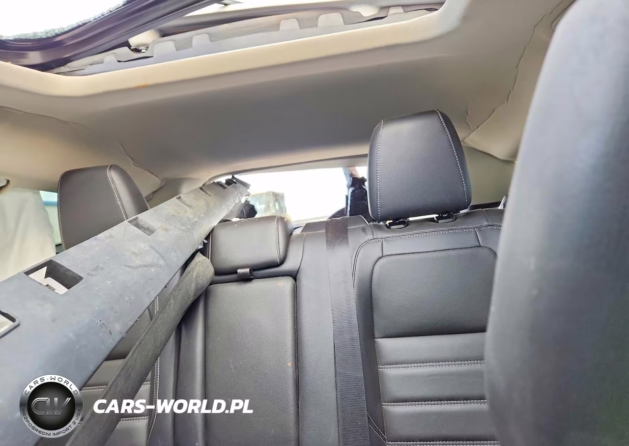 2019 Ford Escape Titanium VIN:1FMCU9J97KUA21227 - 10
