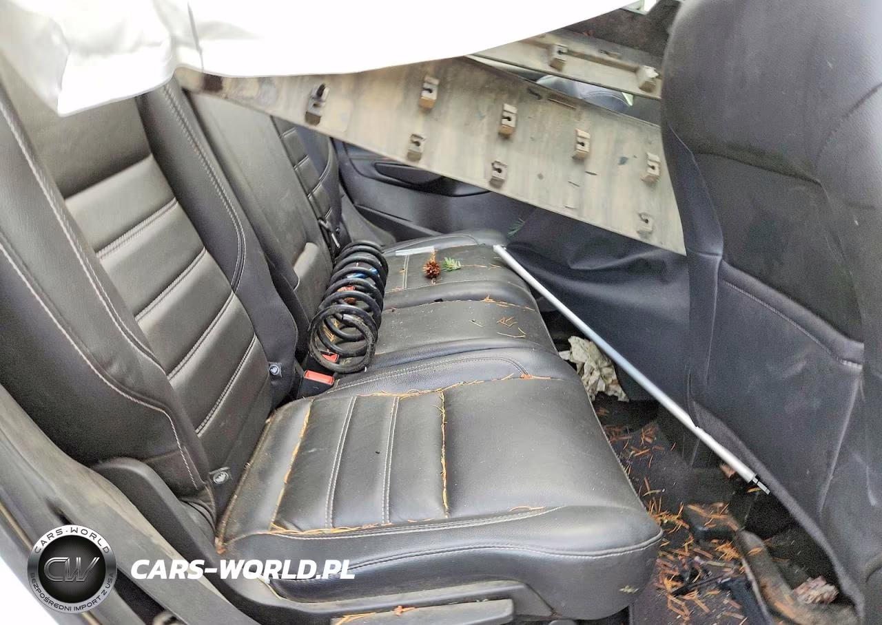2019 Ford Escape Titanium VIN:1FMCU9J97KUA21227 - 11
