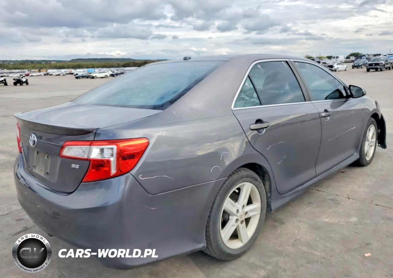 2014 Toyota Camry Se VIN:4T1BF1FKXEU735067 - 3
