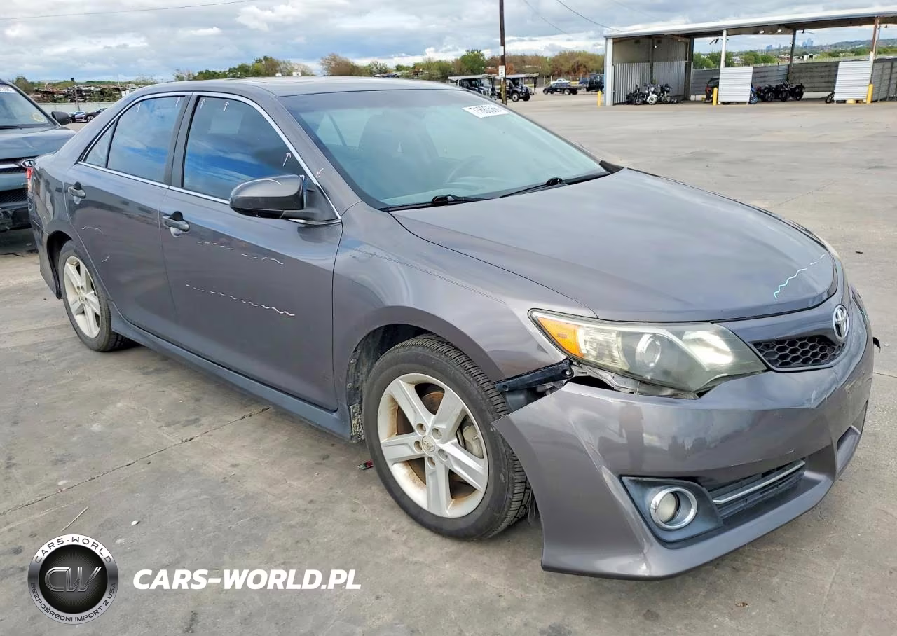 2014 Toyota Camry Se VIN:4T1BF1FKXEU735067 - 4