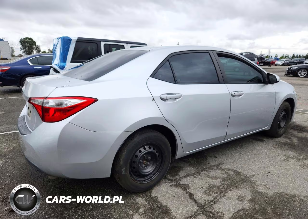 2015 Toyota Corolla L VIN:5YFBURHE7FP194378 - 3