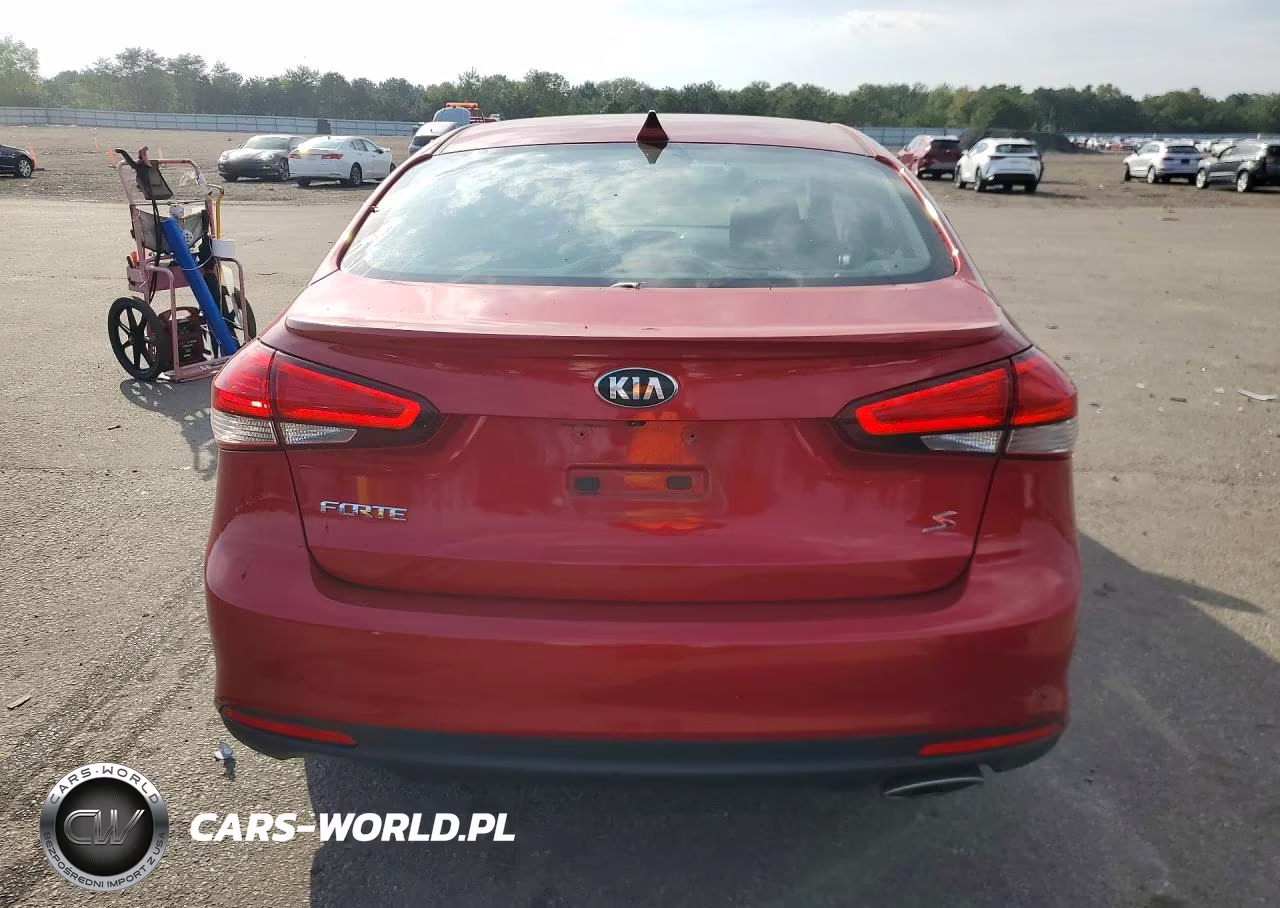 2018 Kia Forte S VIN:3KPFL4A79JE243125 - 6