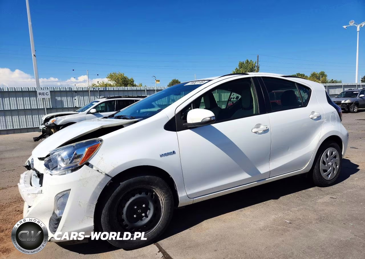 2016 Toyota Prius C One VIN:JTDKDTB33G1126055 - 1