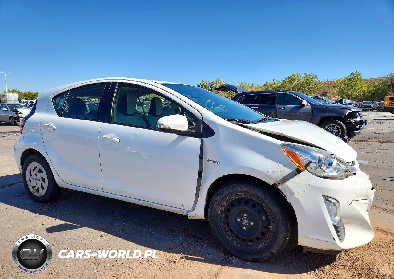 2016 Toyota Prius C One VIN:JTDKDTB33G1126055 - 4