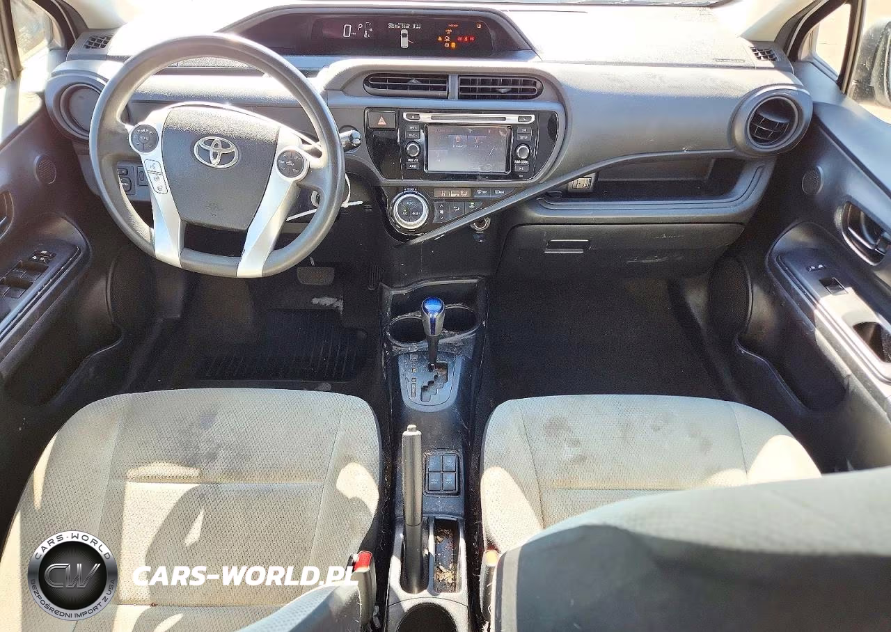 2016 Toyota Prius C One VIN:JTDKDTB33G1126055 - 8