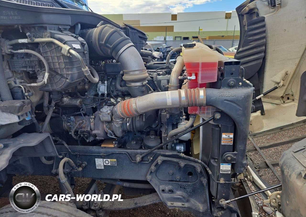 2019 Peterbilt 579 Semi Truck VIN:1XPBDP9X0KD630519 - 10