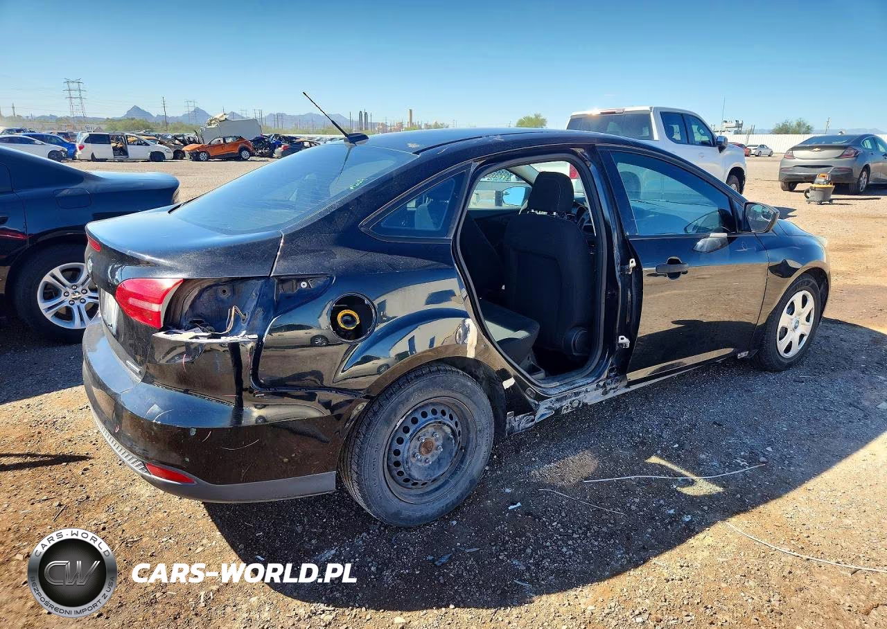 2016 Ford Focus S VIN:1FADP3E27GL360440 - 3