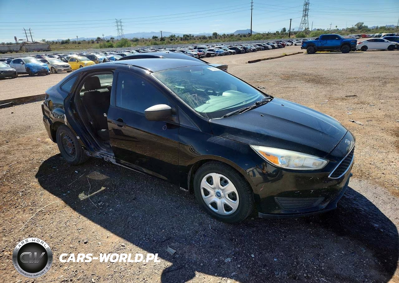 2016 Ford Focus S VIN:1FADP3E27GL360440 - 4
