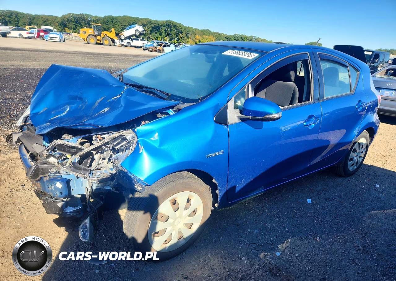 2014 Toyota Prius C Two VIN:JTDKDTB31E1073840 - 1