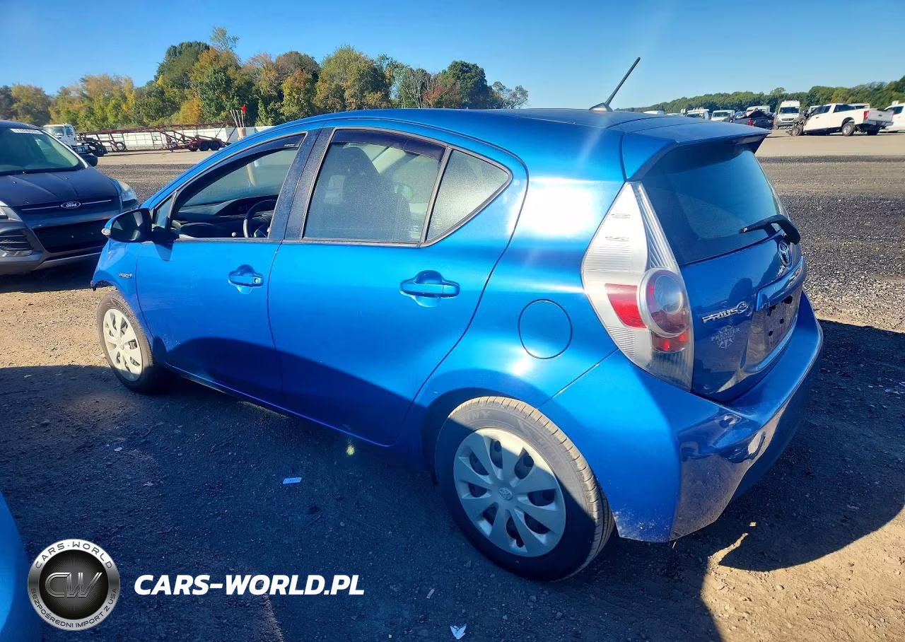 2014 Toyota Prius C Two VIN:JTDKDTB31E1073840 - 2