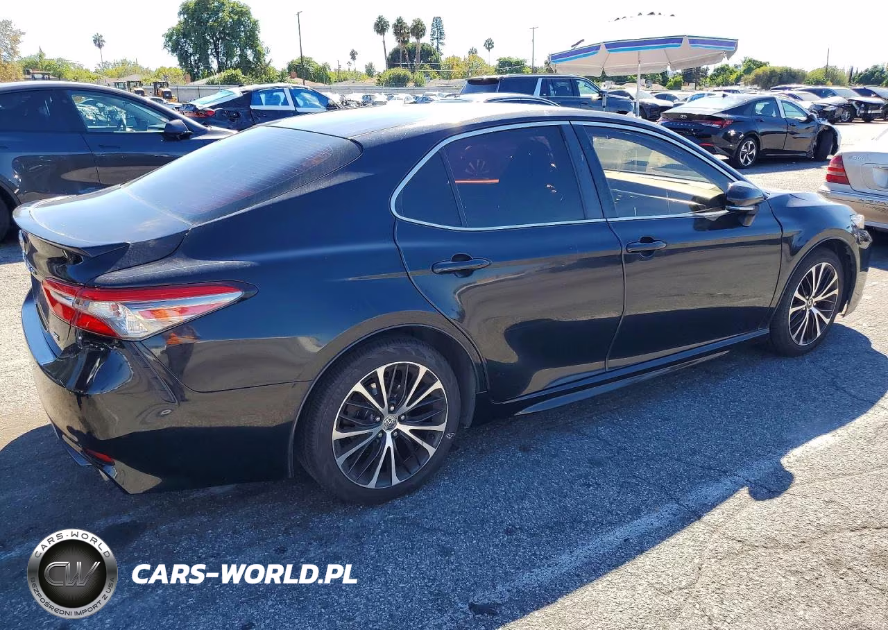 2018 Toyota Camry Se VIN:JTNB11HK4J3025321 - 3