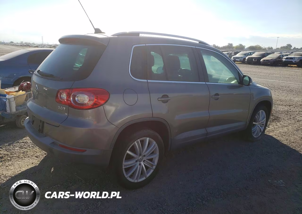 2011 Volkswagen Tiguan S VIN:WVGAV7AX7BW504079 - 3