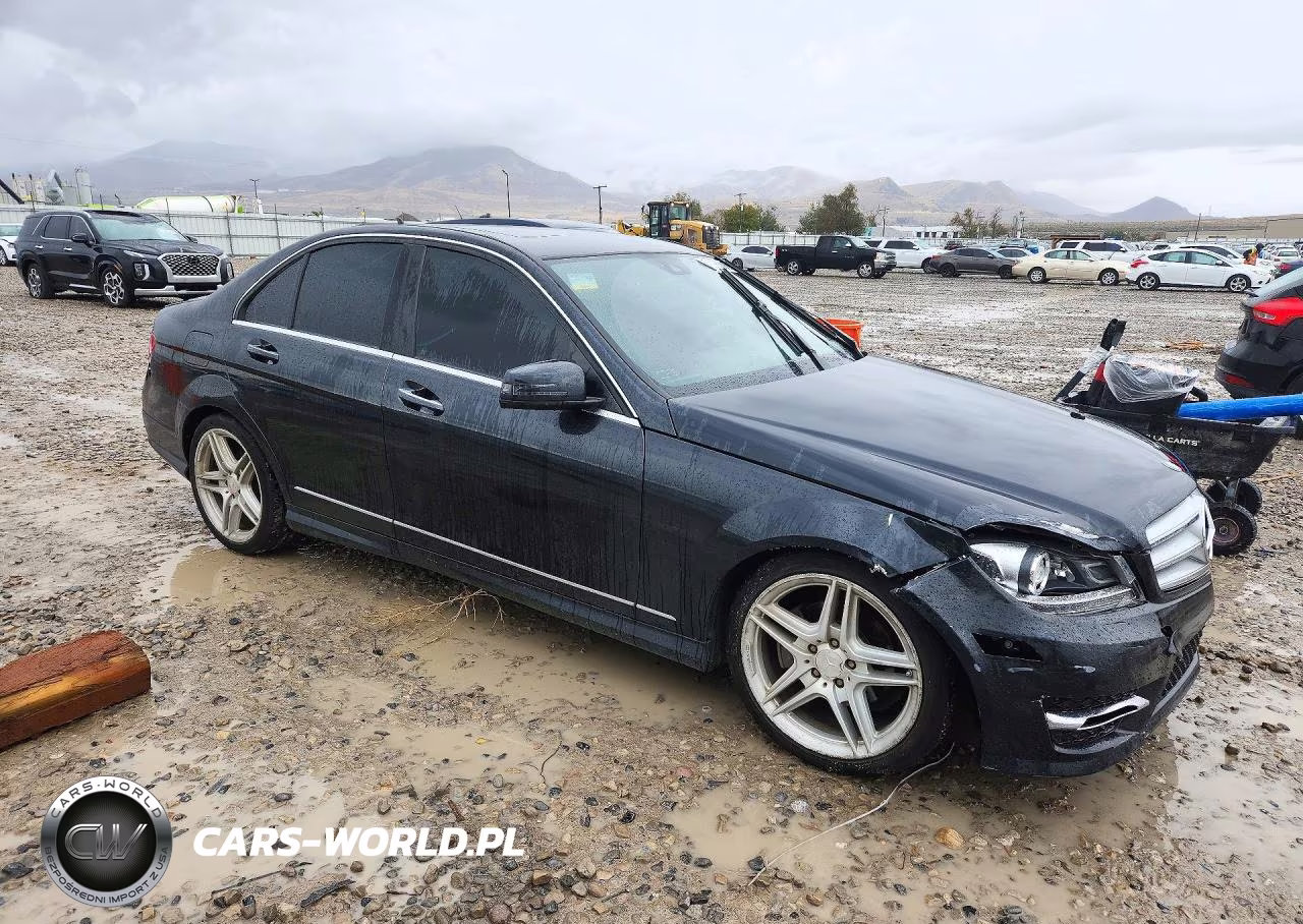 2012 Mercedes-Benz C 300 4Matic VIN:WDDGF8BB0CR200148 - 4