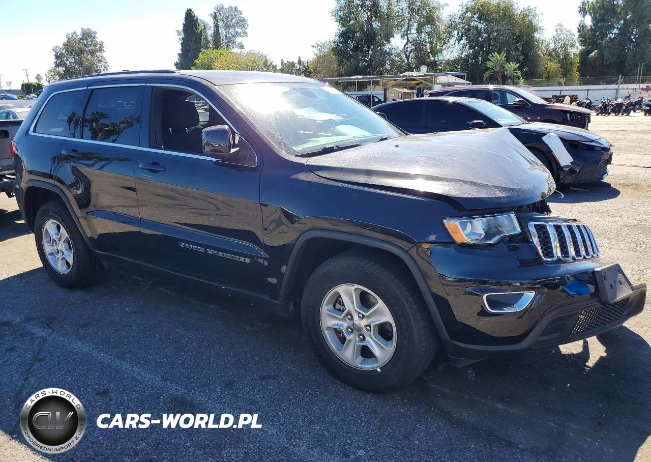 2017 Jeep Grand Cherokee Laredo VIN:1C4RJEAG5HC903400 - 4