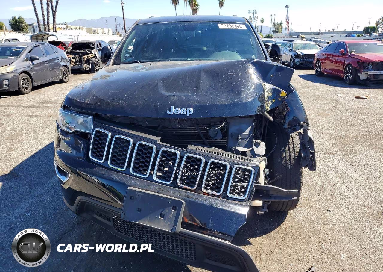 2017 Jeep Grand Cherokee Laredo VIN:1C4RJEAG5HC903400 - 5