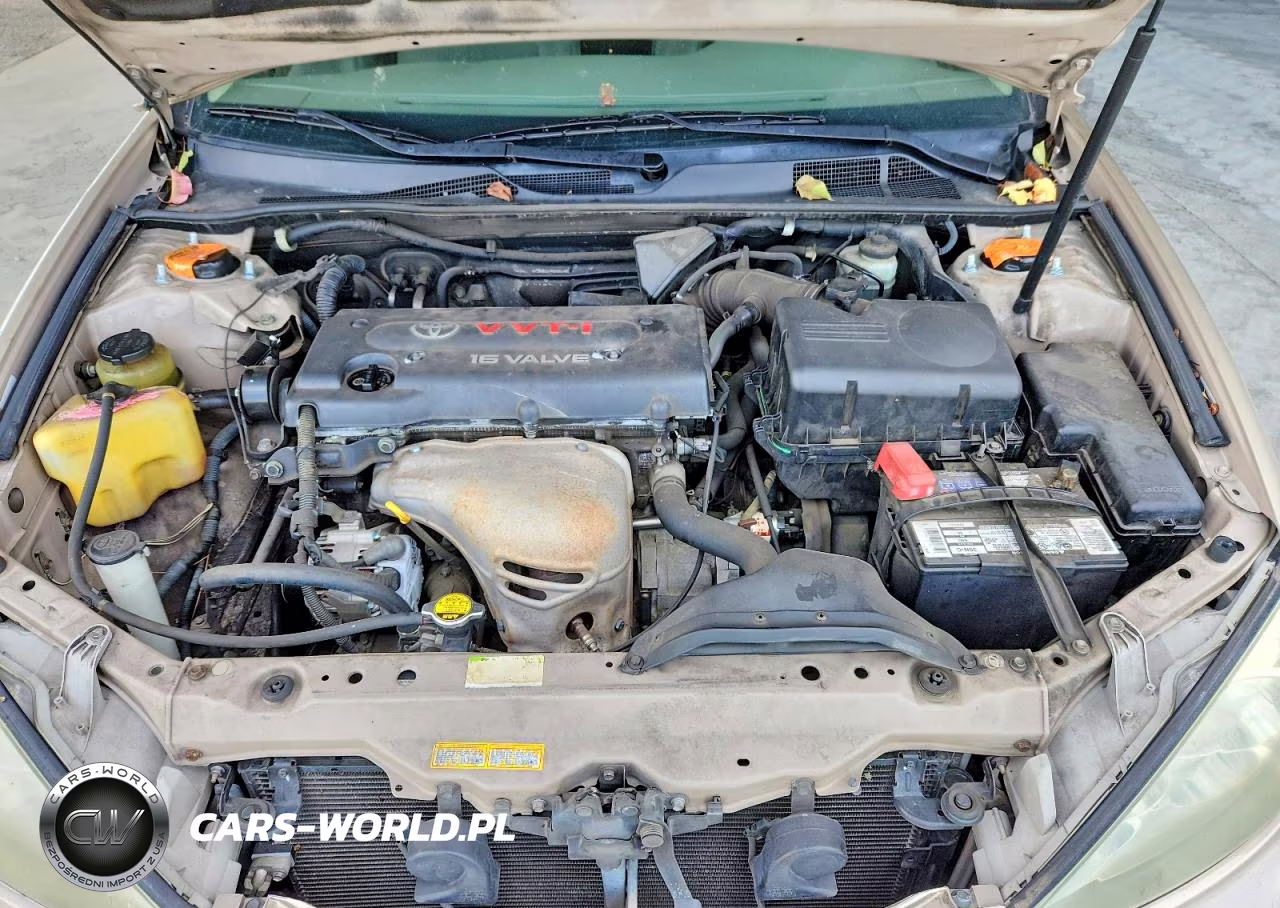 2002 Toyota Camry Le VIN:JTDBE32K020010296 - 11