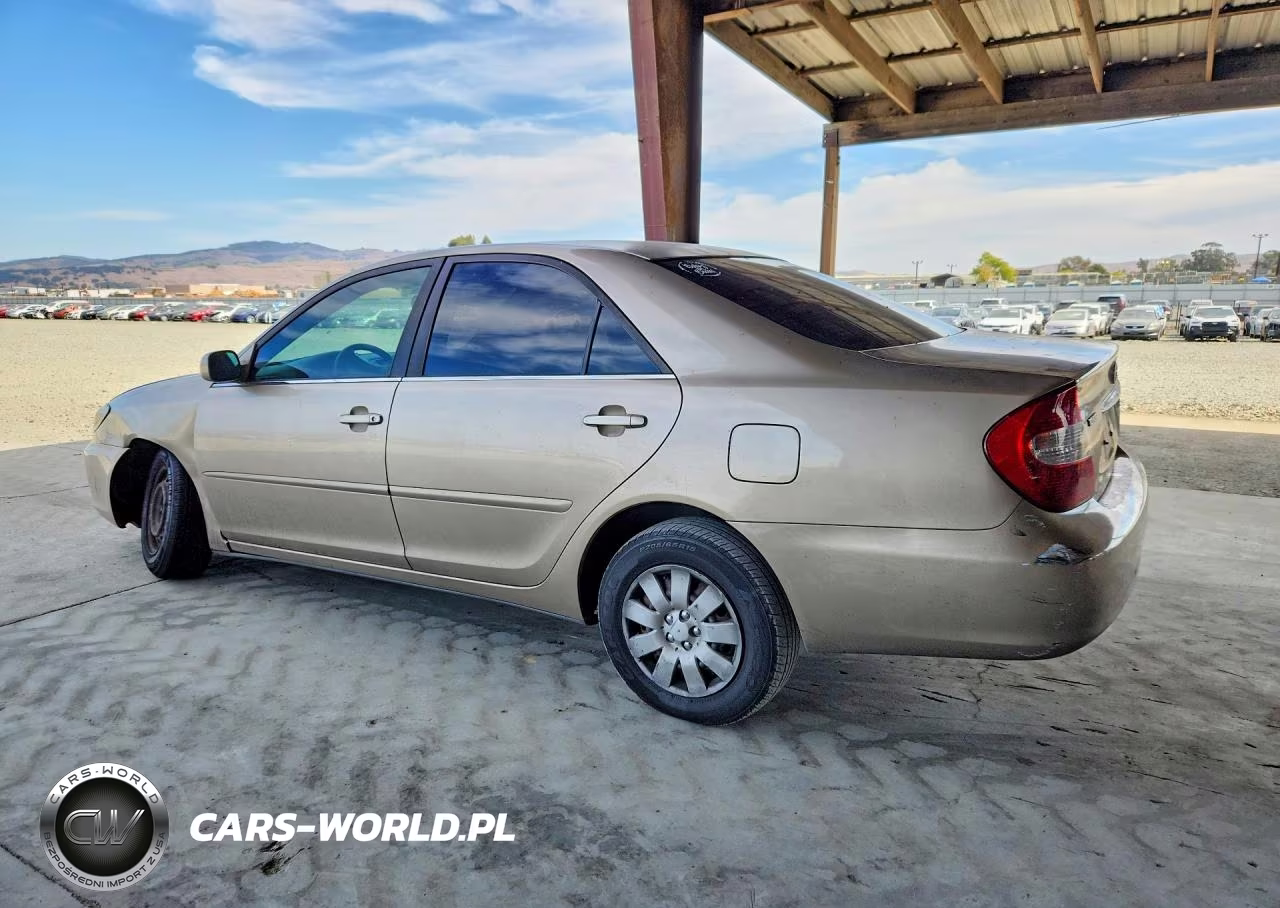 2002 Toyota Camry Le VIN:JTDBE32K020010296 - 2